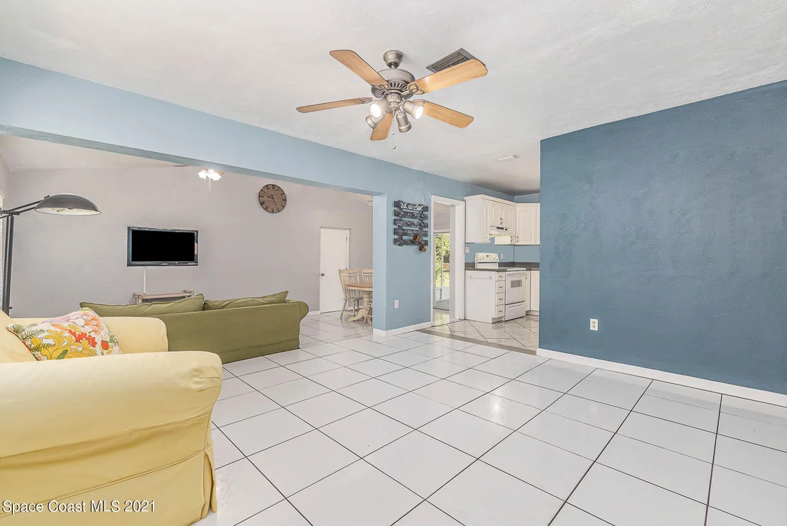 Photo of 570 Loveridge Drive