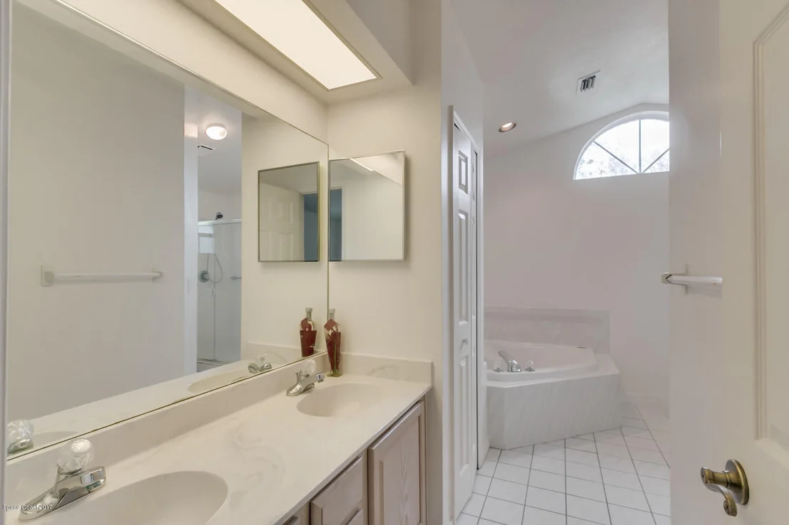 Photo of 2035 Grant Road