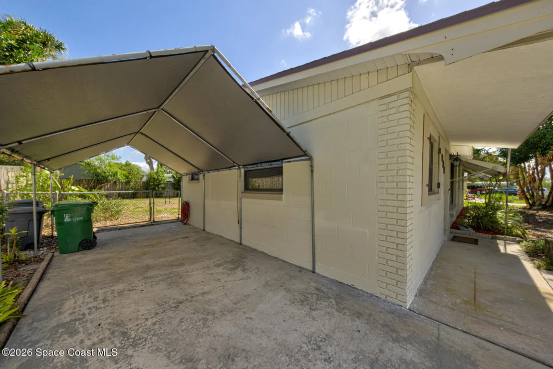Photo of 990 Hibiscus Street