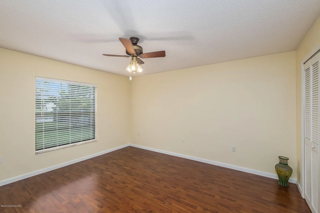 Photo of 424 Orlov Road NW