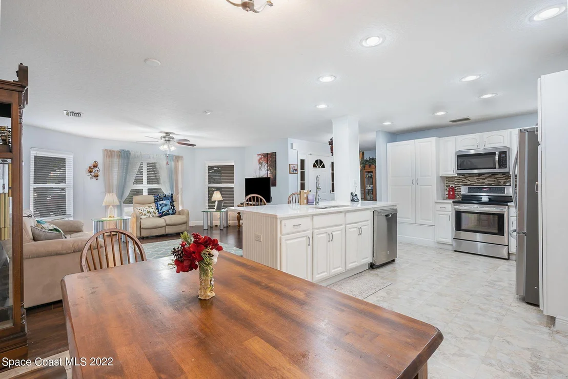 Photo of 1137 Scyphers Street NE