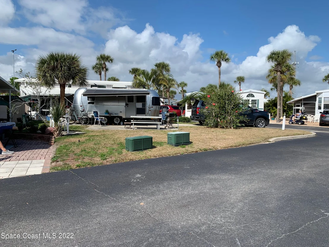 Photo of 393 Carousel Lane