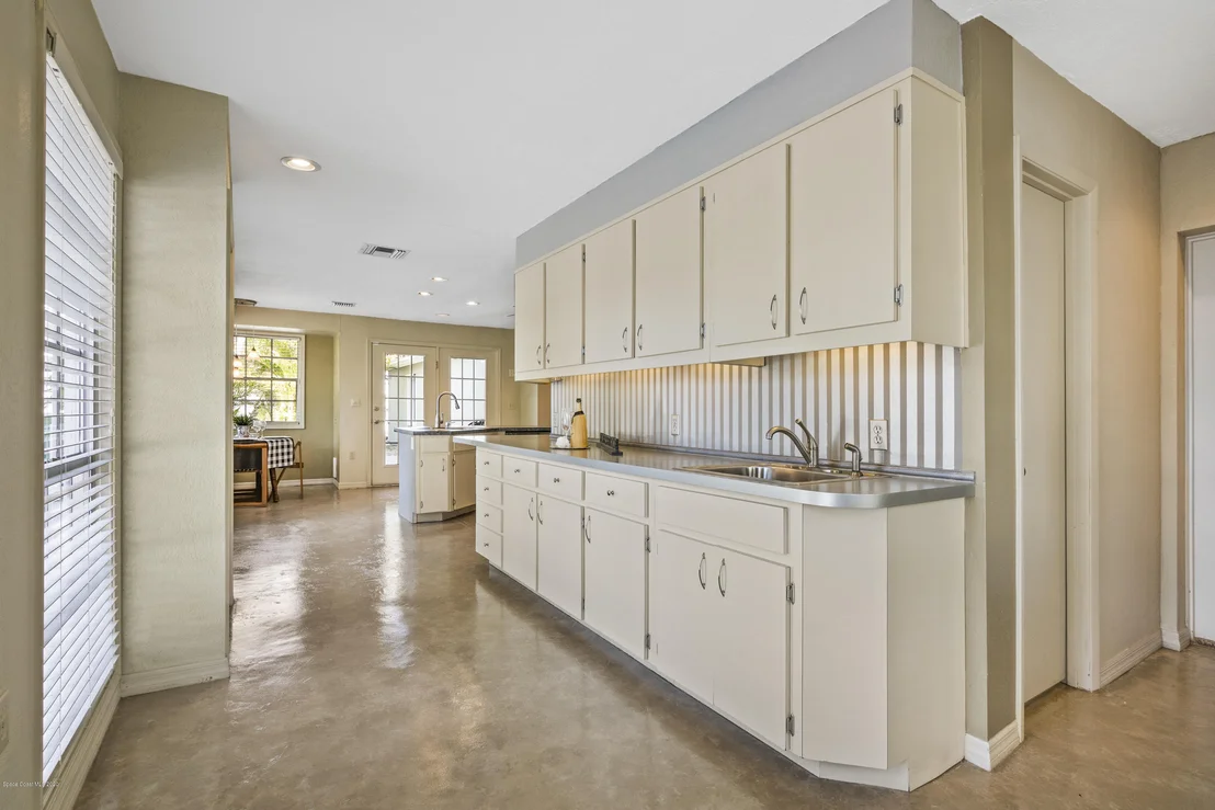 Photo of 572 Royal Palm Drive