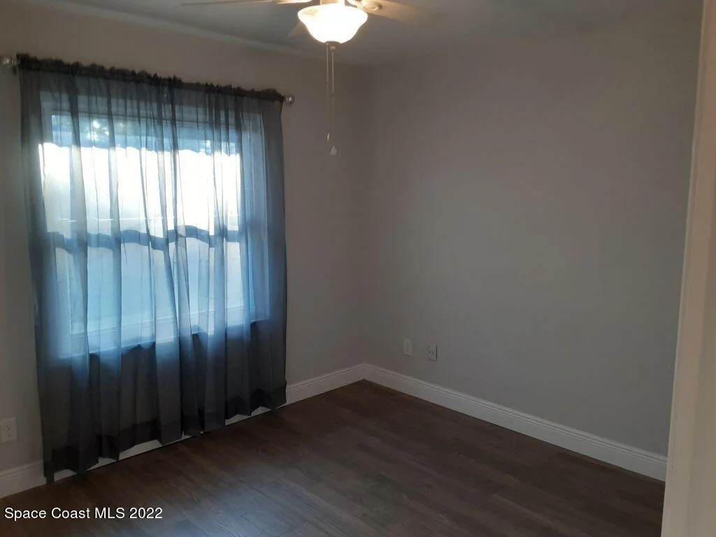 Photo of 562 Balcom Terrace SE