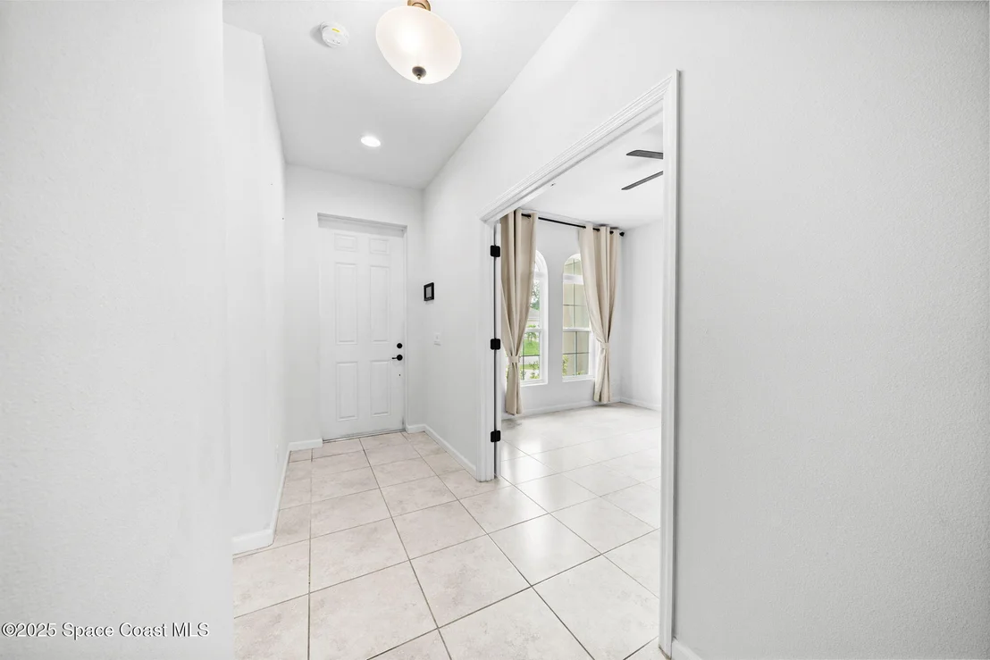 Photo of 539 Balcom Terrace SE