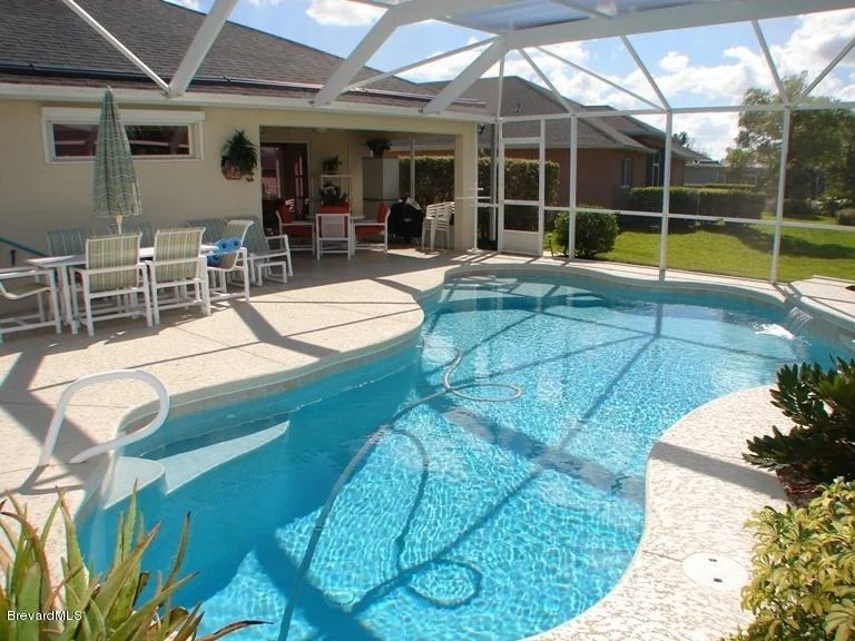 Photo of 6874 Renshaw Drive