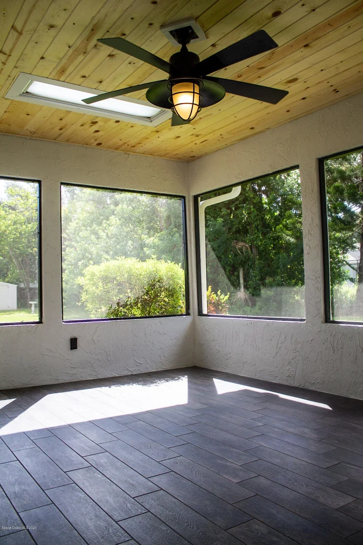Photo of 472 Rolling Hill Drive