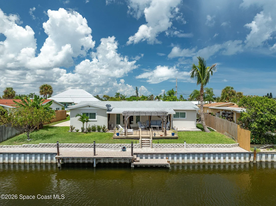 Photo of 452 Cardinal Drive