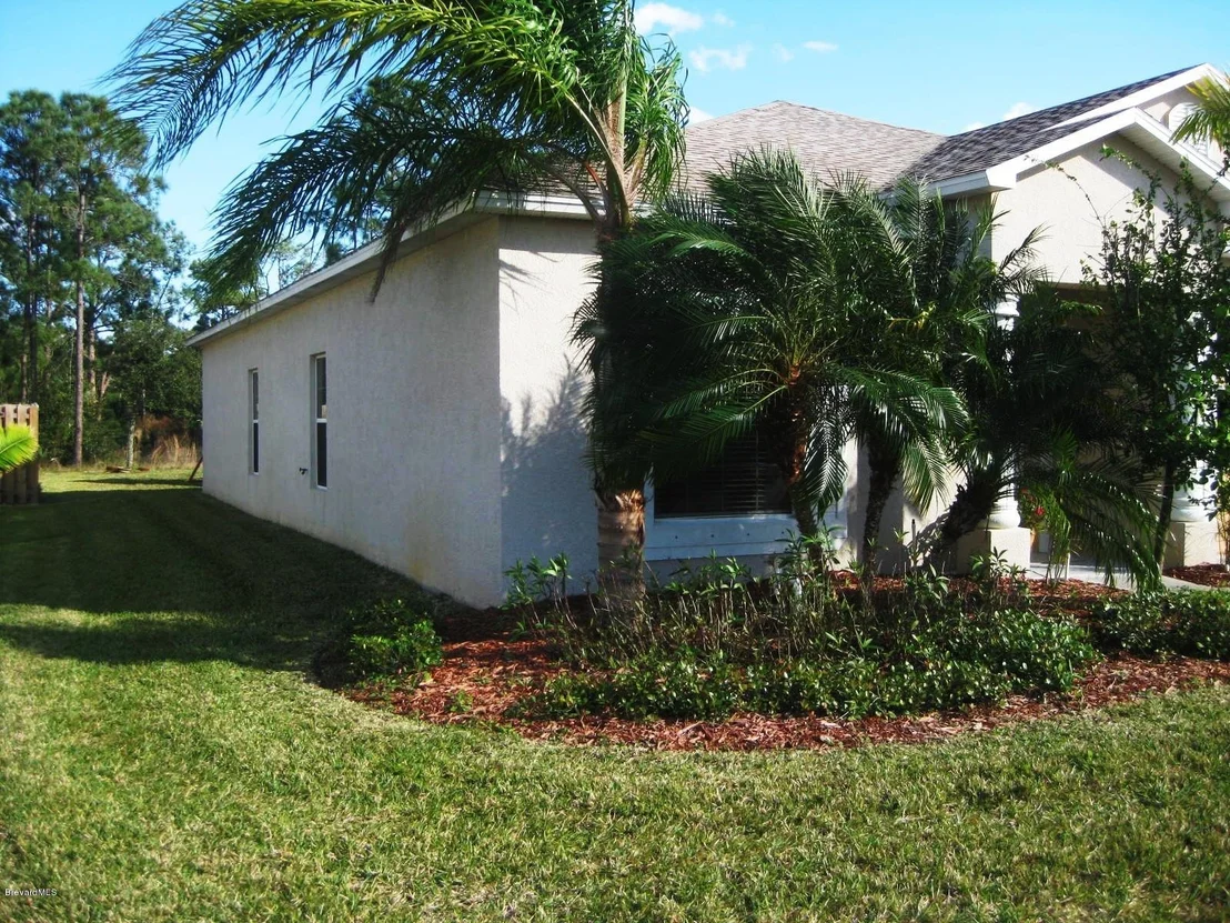 Photo of 2078 Maeve Circle