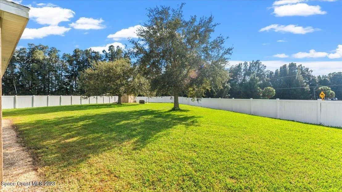 Photo of 2000 Bridgeport Circle