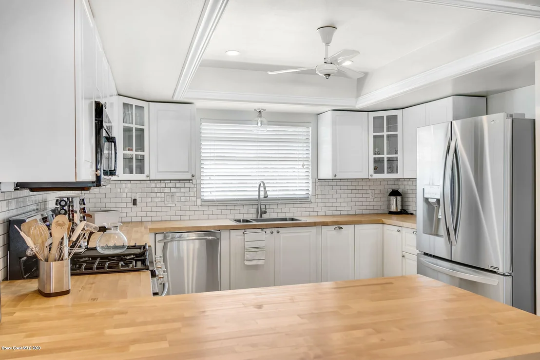 Photo of 980 Long Meadow Lane