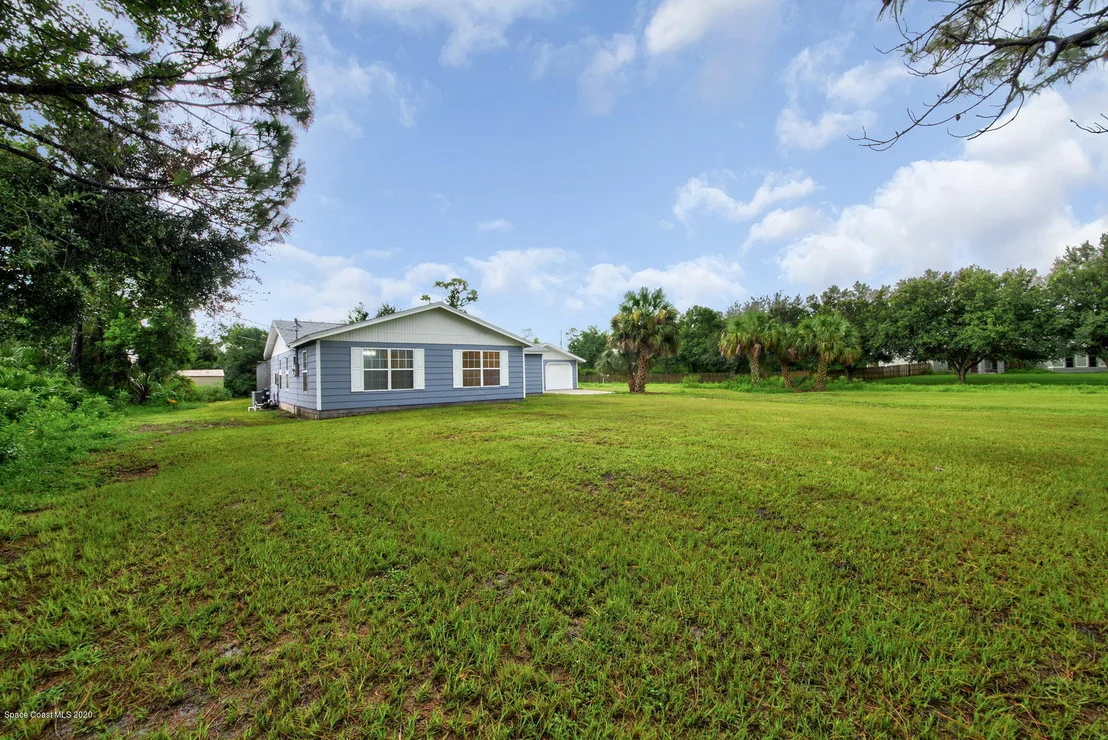 Photo of 4005 Alan Shepard Avenue