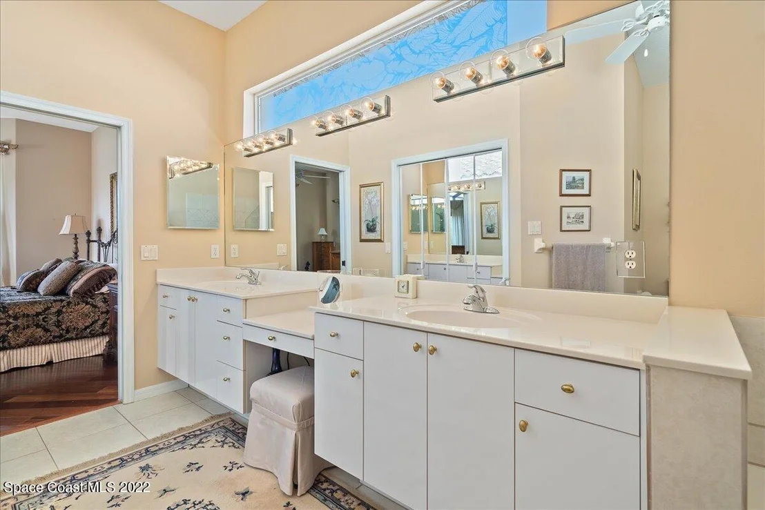 Photo of 937 Palm Brook Drive