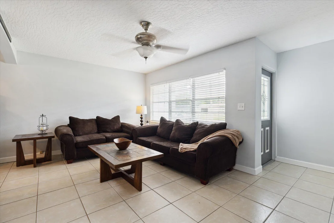 Photo of 1426 Hillcrest Drive