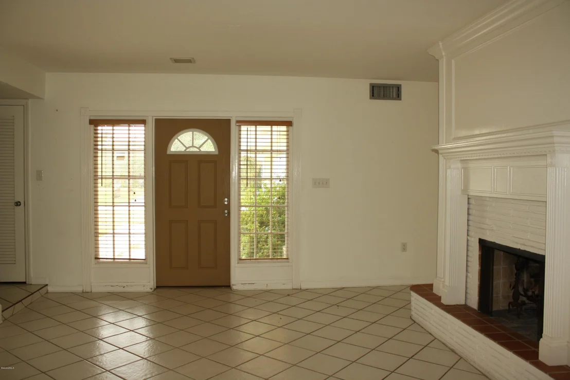 Photo of 400 Bahama Drive