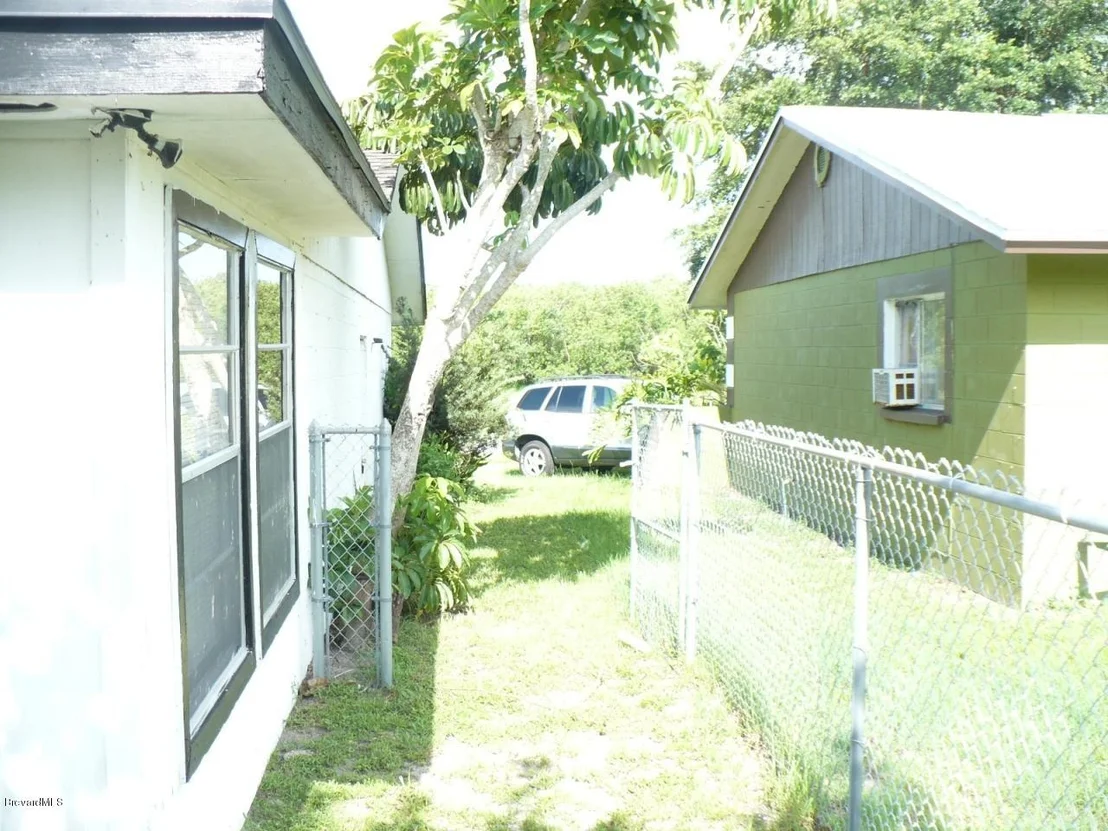 Photo of 3412 James Street