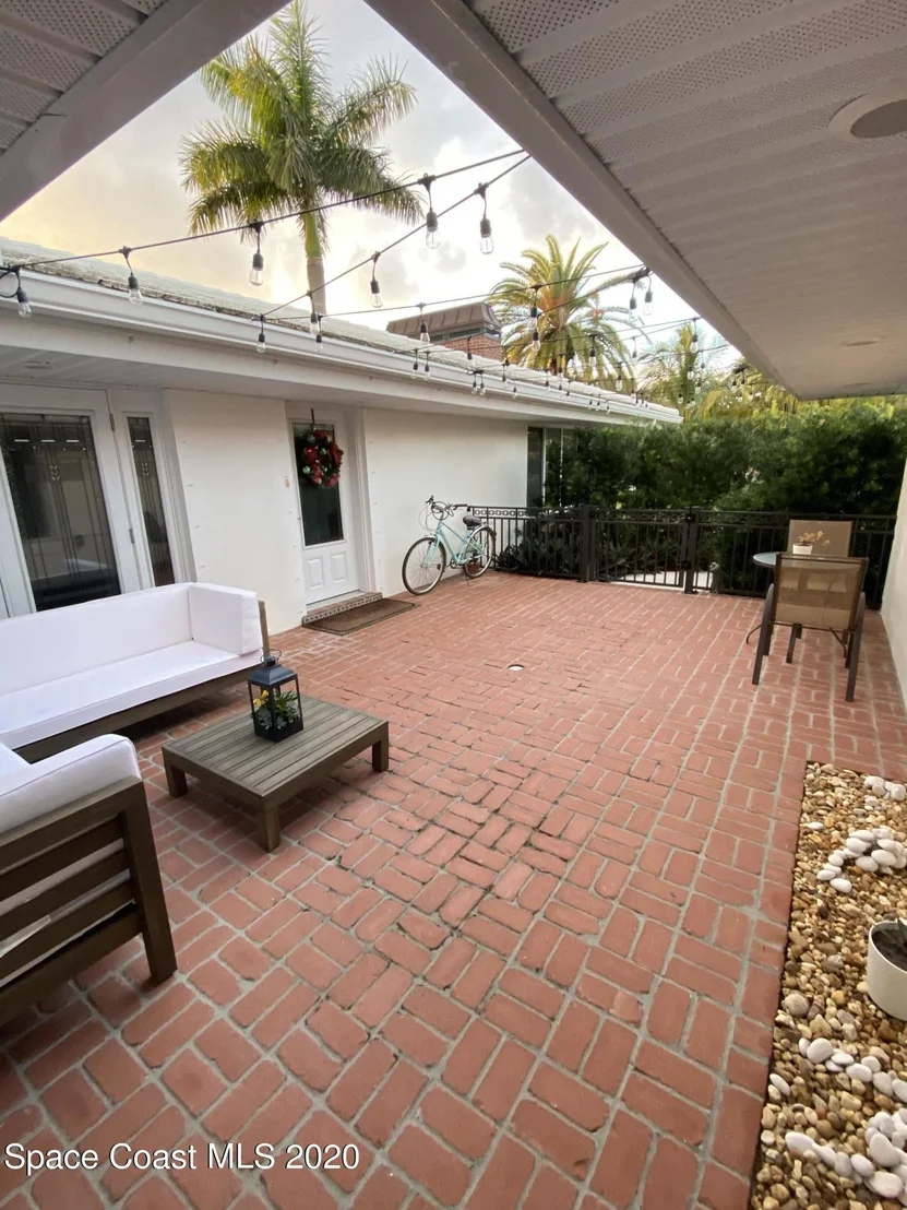 Photo of 1301 S Riverside Drive