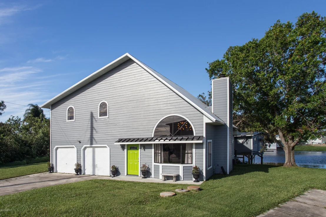 Photo of 834 Cardinal Road