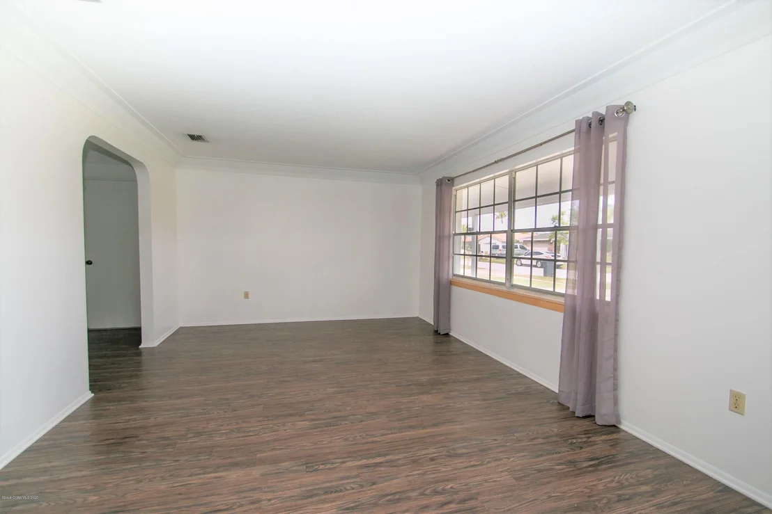 Photo of 106 Holiday Lane