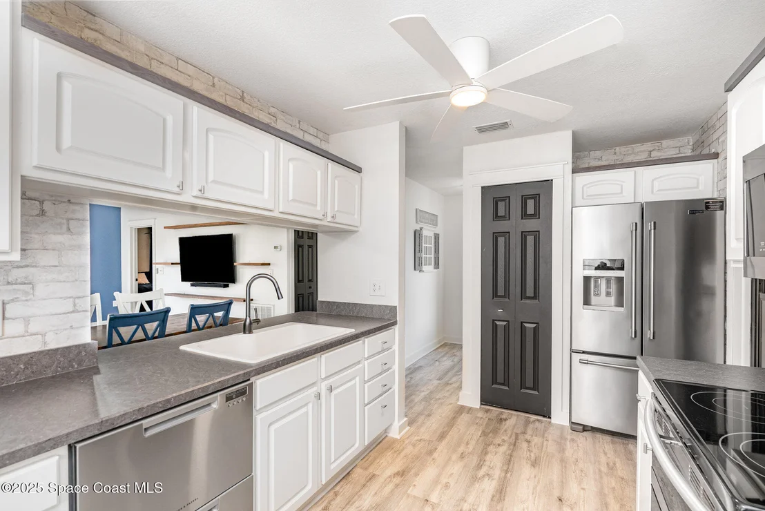 Photo of 4118 Twin Oaks Boulevard