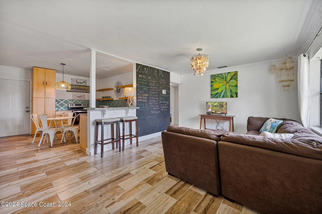 Photo of 601 Gardenia Drive