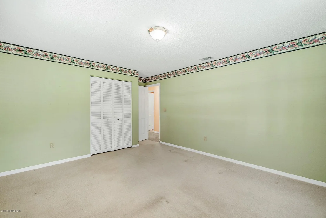 Photo of 1808 Live Oak Drive N