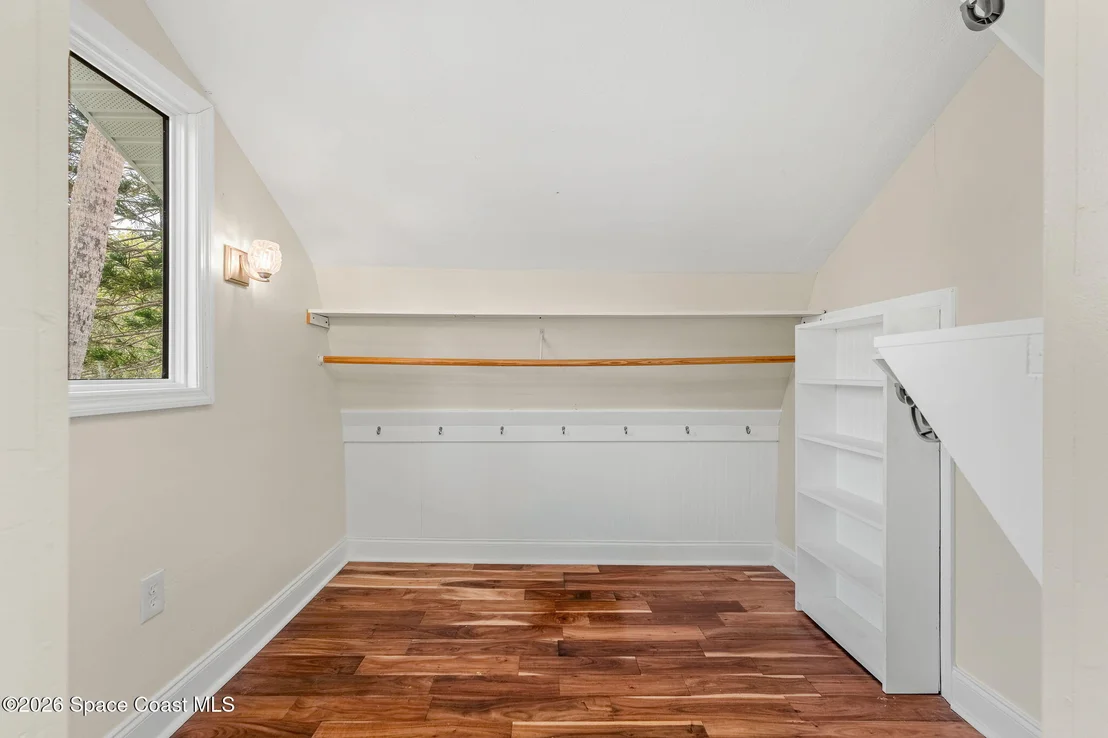 Photo of 220 Cardinal Drive