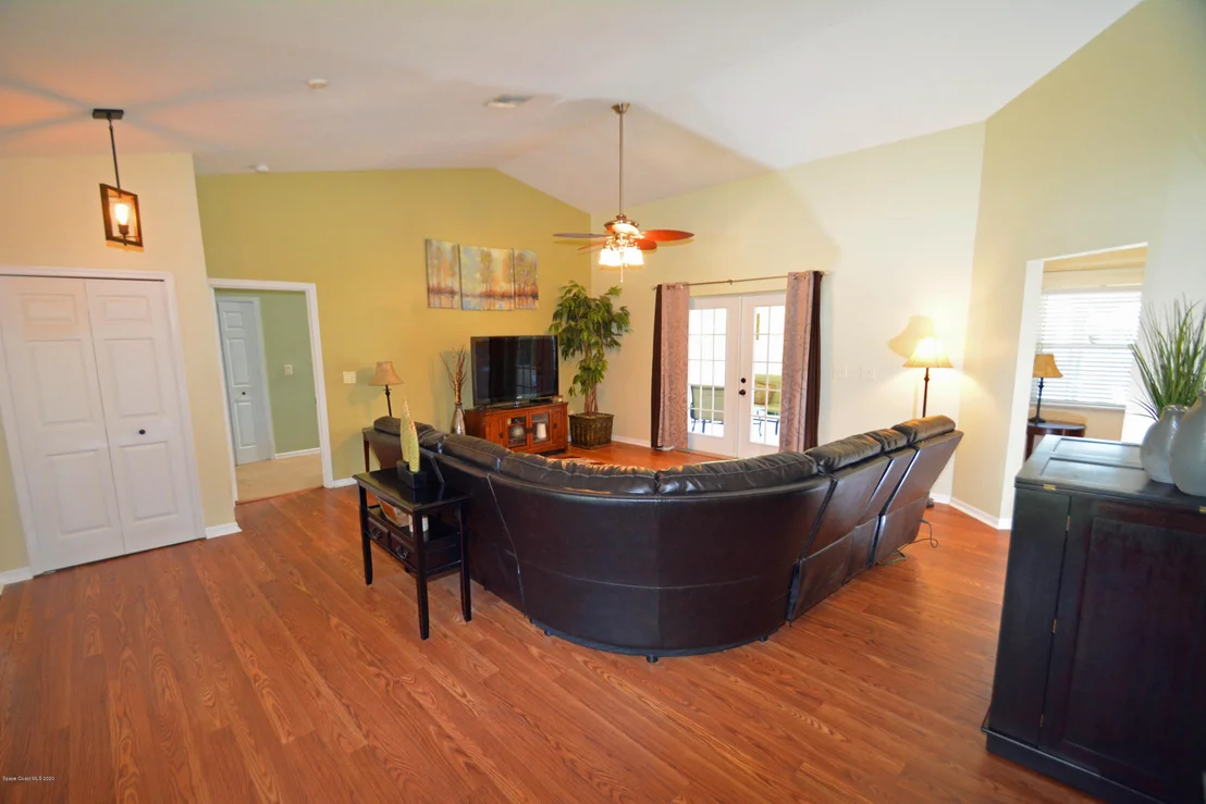 Photo of 6370 Manila Drive