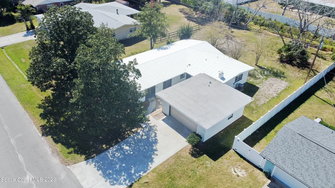 Photo of 445 Linda Lane