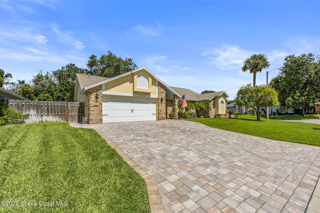 Photo of 2220 Plantation Drive