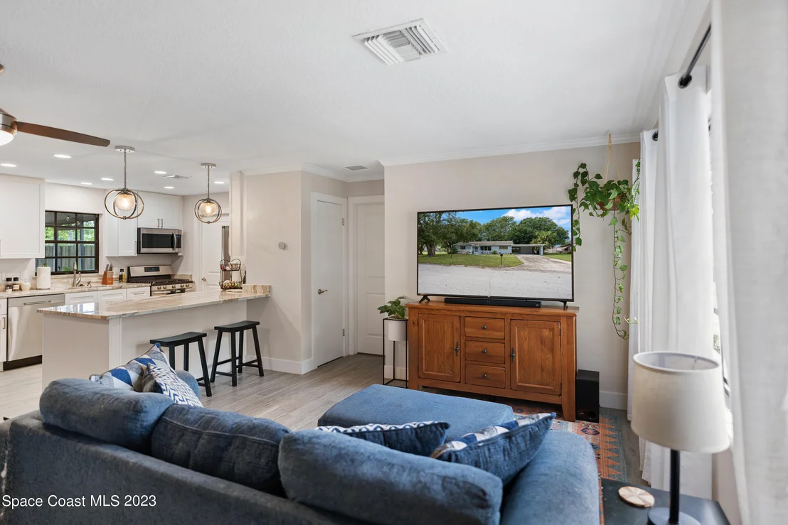 Photo of 1325 Estridge Drive