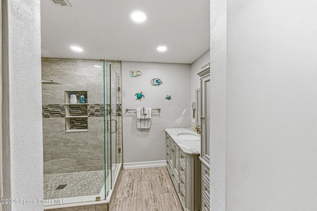 Photo of 413 Orlov Road NW