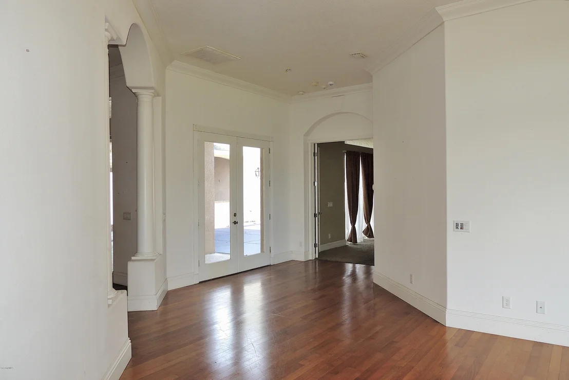 Photo of 1120 NE Riviera Drive