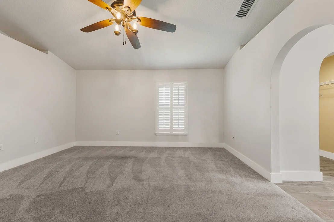 Photo of 1223 White Oak Circle