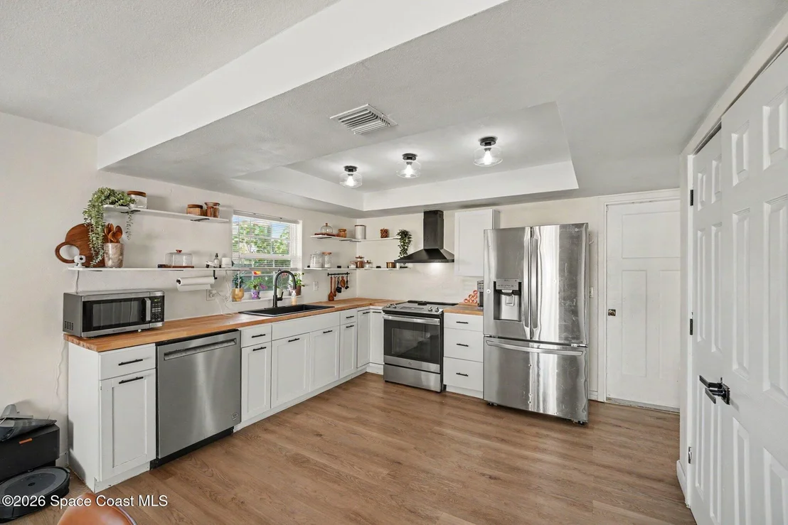 Photo of 2355 Reef Avenue