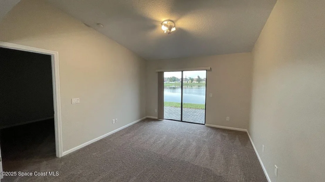 Photo of Unit 103 at 975 Luminary Circle