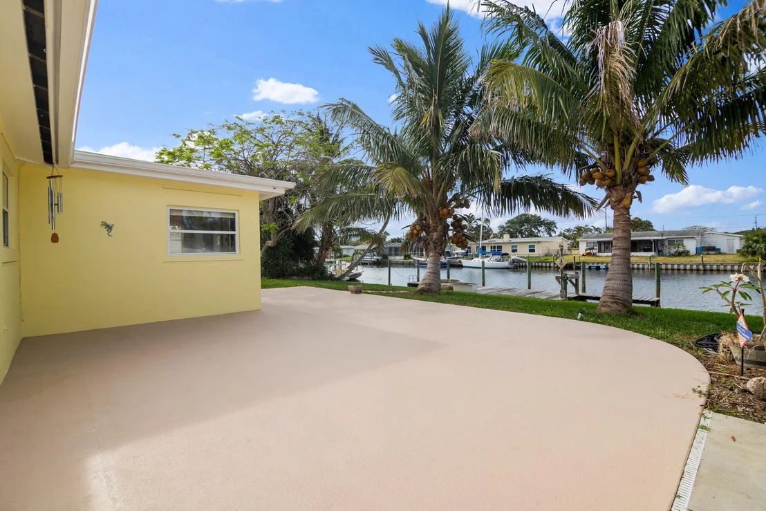 Photo of 426 Atlantis Drive
