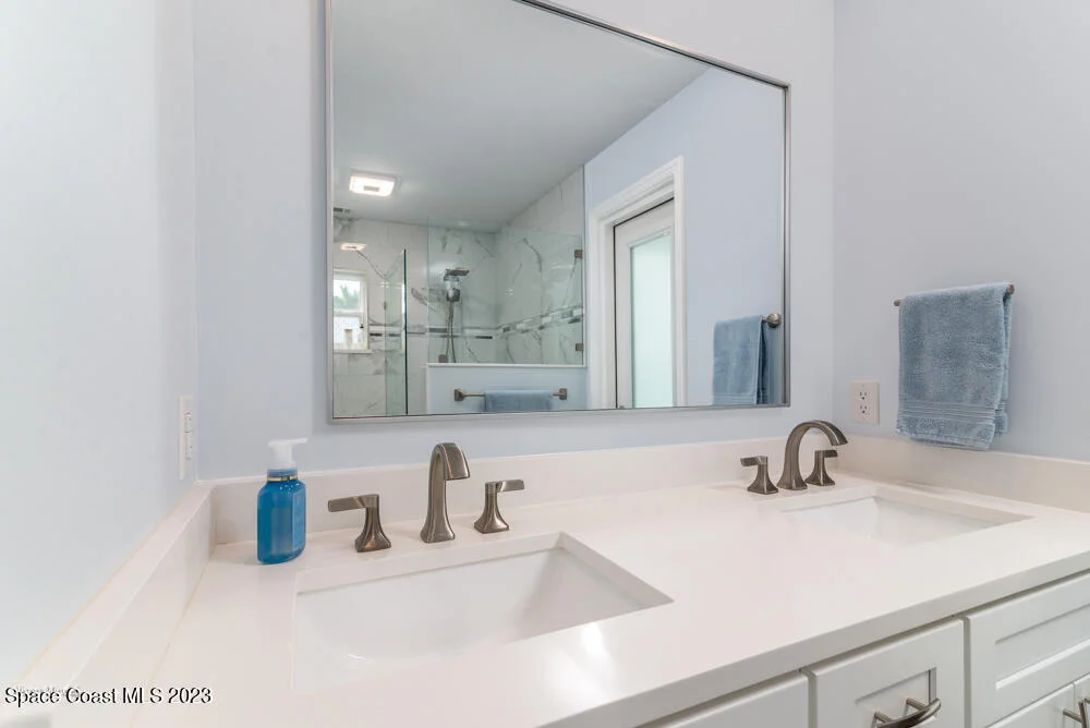 Photo of 329 Franklyn Avenue