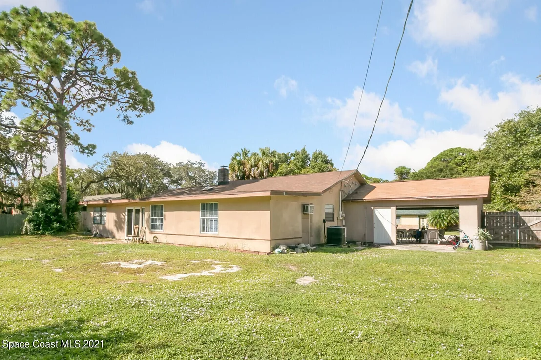 Photo of 2824 School Drive NE