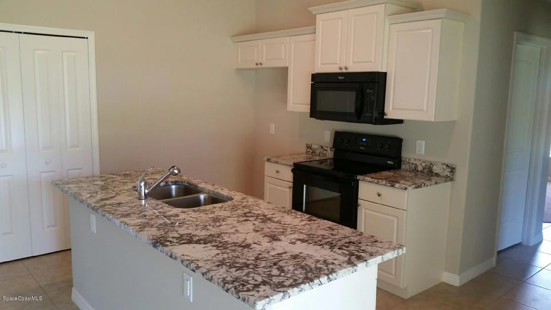 Photo of 862 Brookview Lane