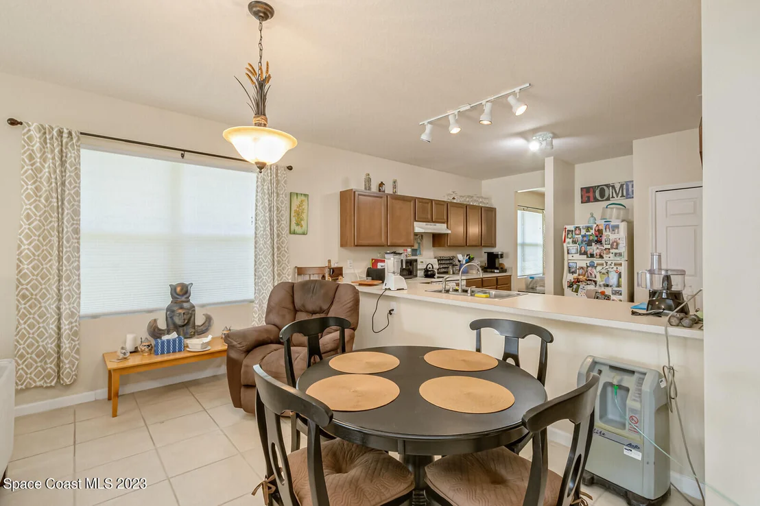 Photo of 881 Benton Drive
