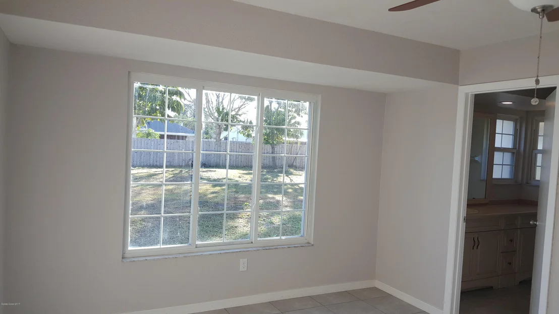 Photo of 799 Arundo Avenue NE