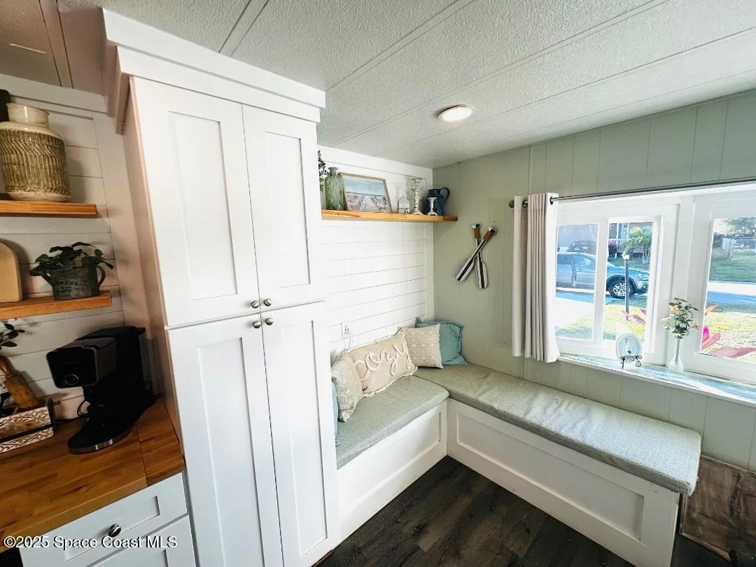 Photo of 708 Lark Drive