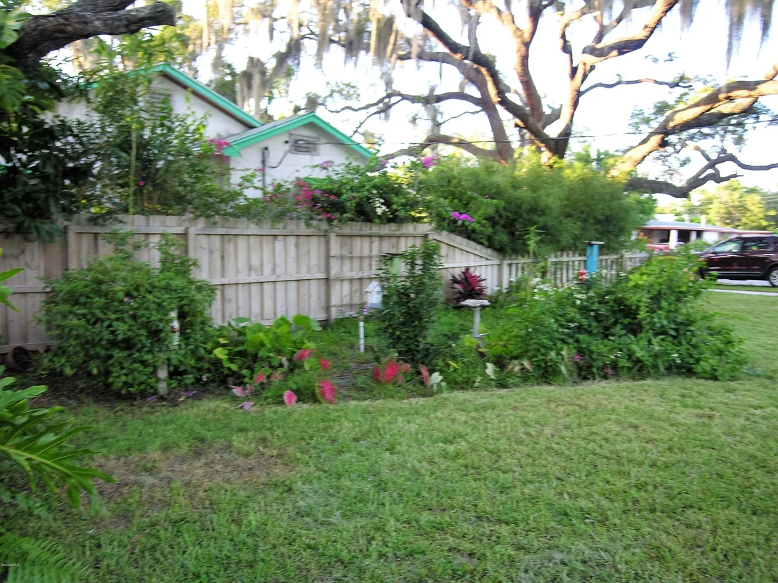Photo of 736 Aurora Road