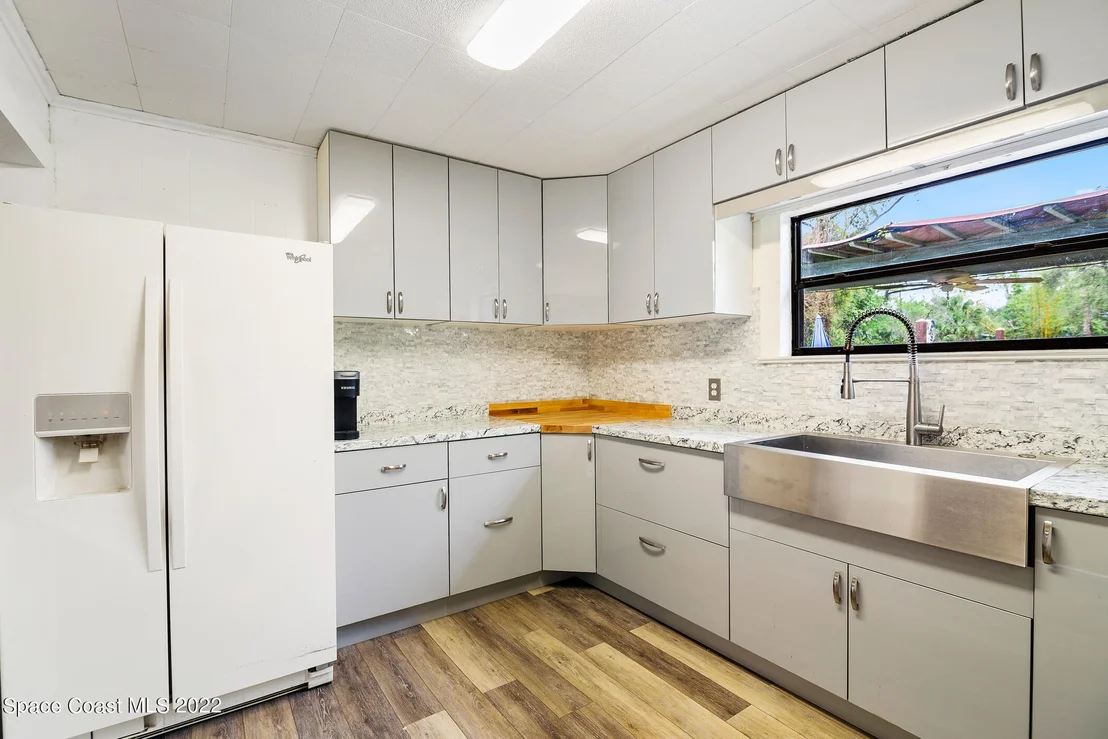 Photo of 5060 Scott Road