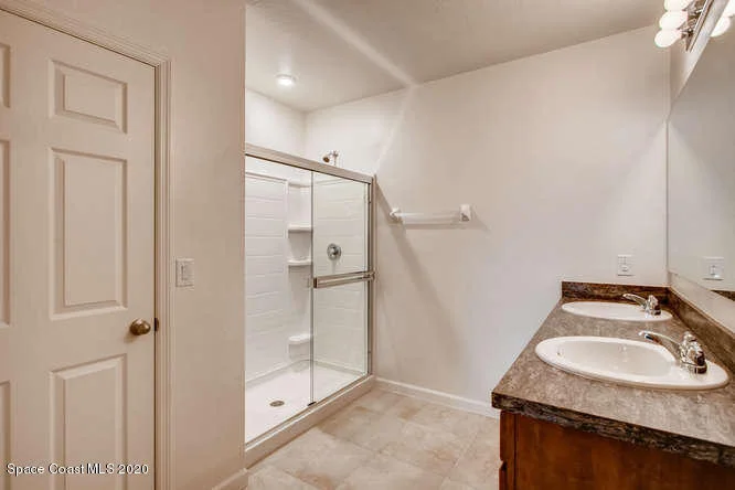 Photo of 3292 Indian River Parkway