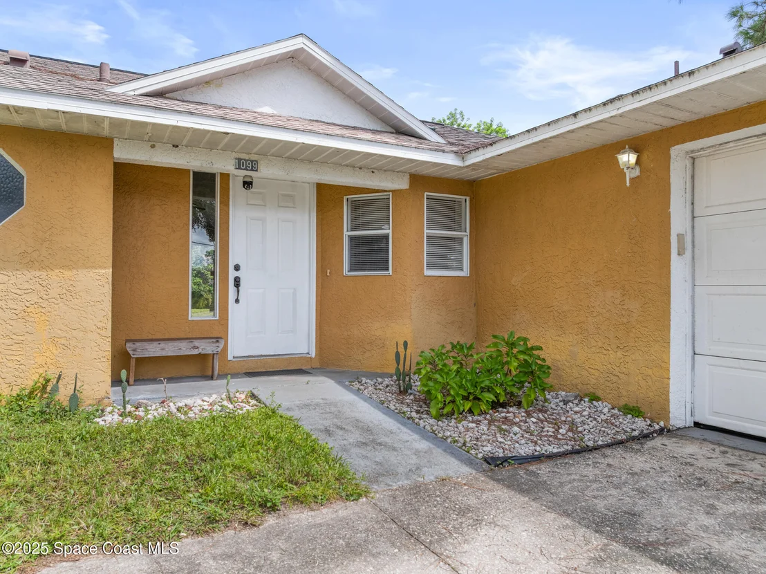 Photo of 1099 Pace Drive NW