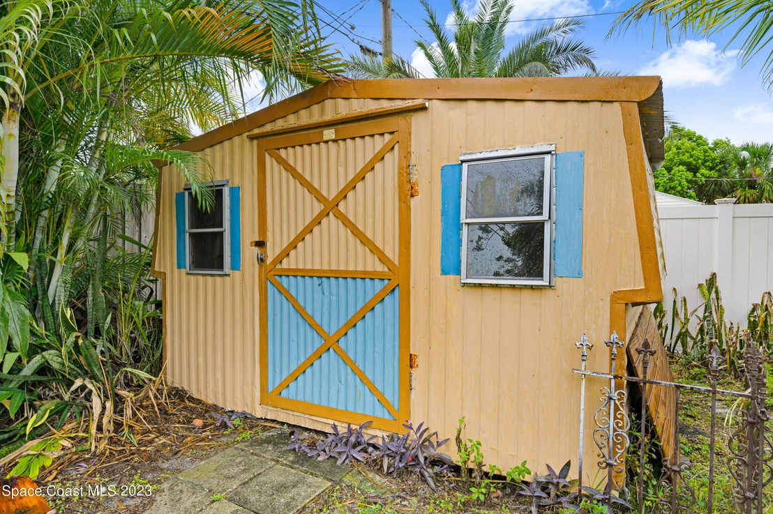 Photo of 707 Ixora Drive