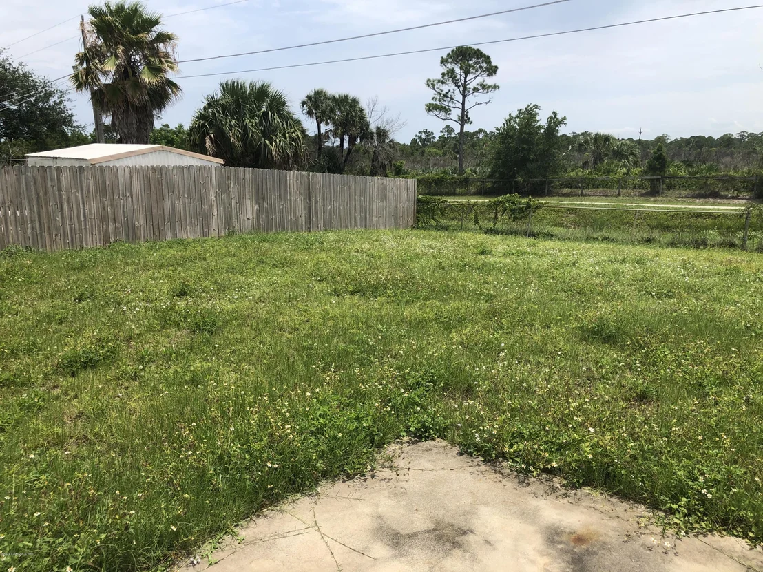 Photo of 3290 Edgewood Drive NE