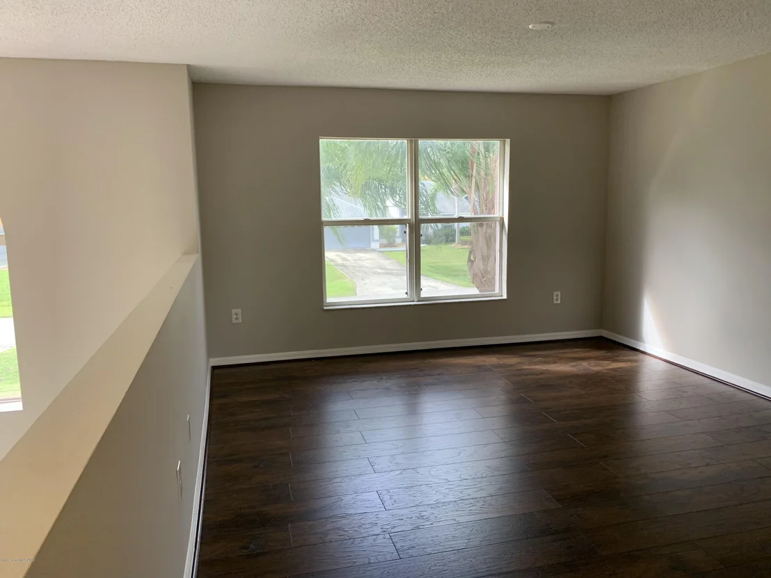 Photo of 575 Balcom SE